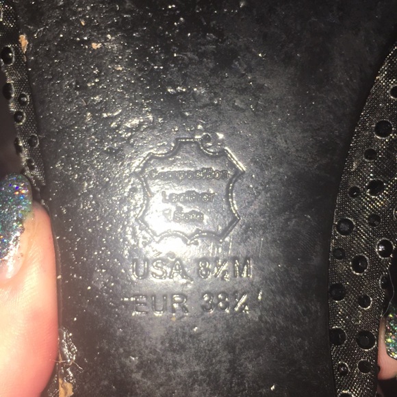 Black flat shoes - Picture 3 of 4